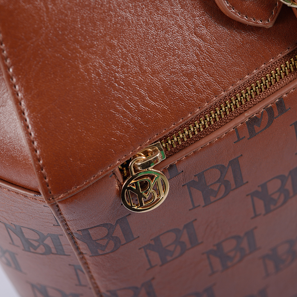 Werkseitige Anpassung. Business-Handtasche aus Leder mit großem Fassungsvermögen