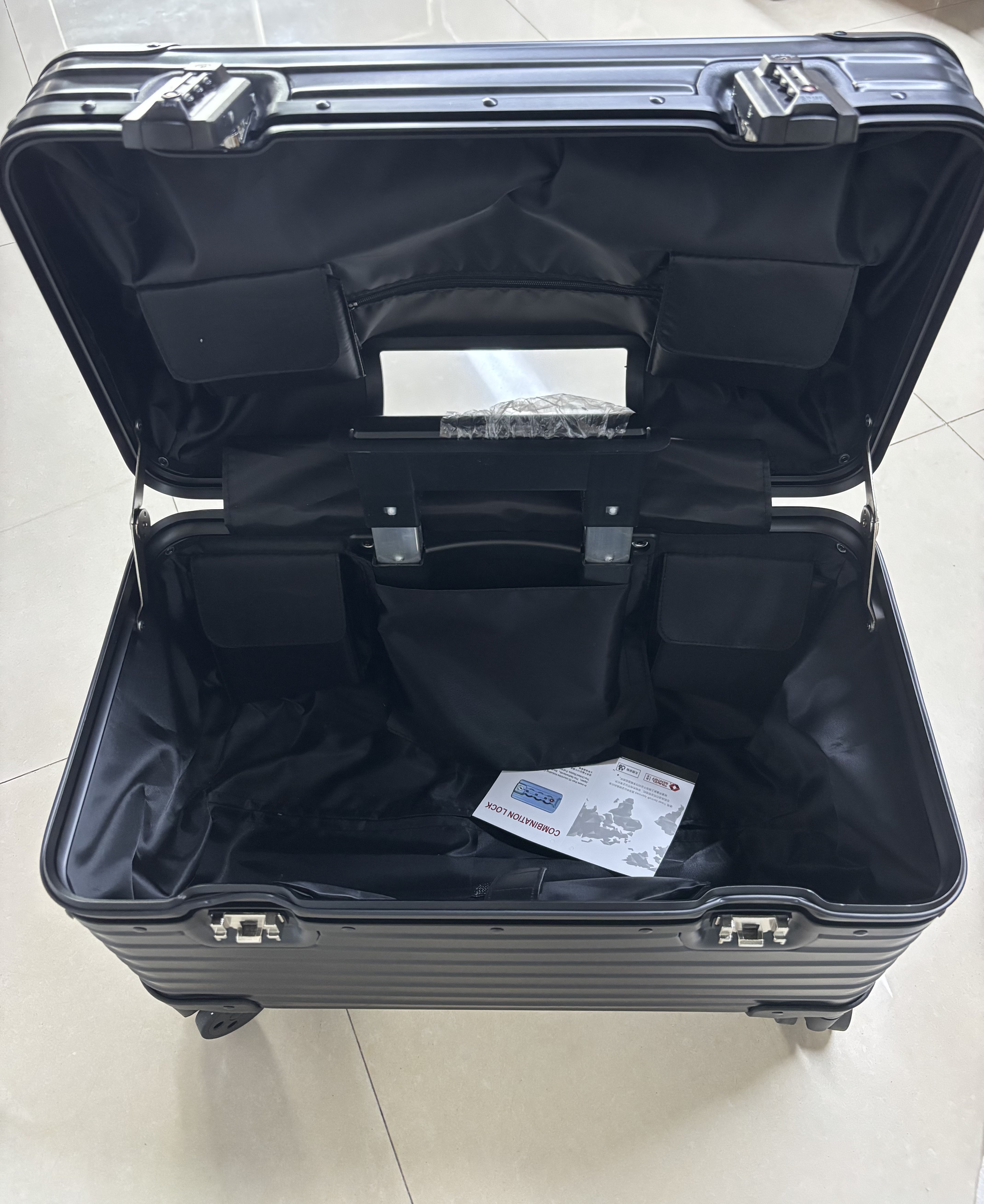 18 Zoll hochwertiger Aluminium-Trolley-Gepäckkoffer mit Sicherheits-Zahlenschloss, tragbarer Koffer für Geschäftsreisen