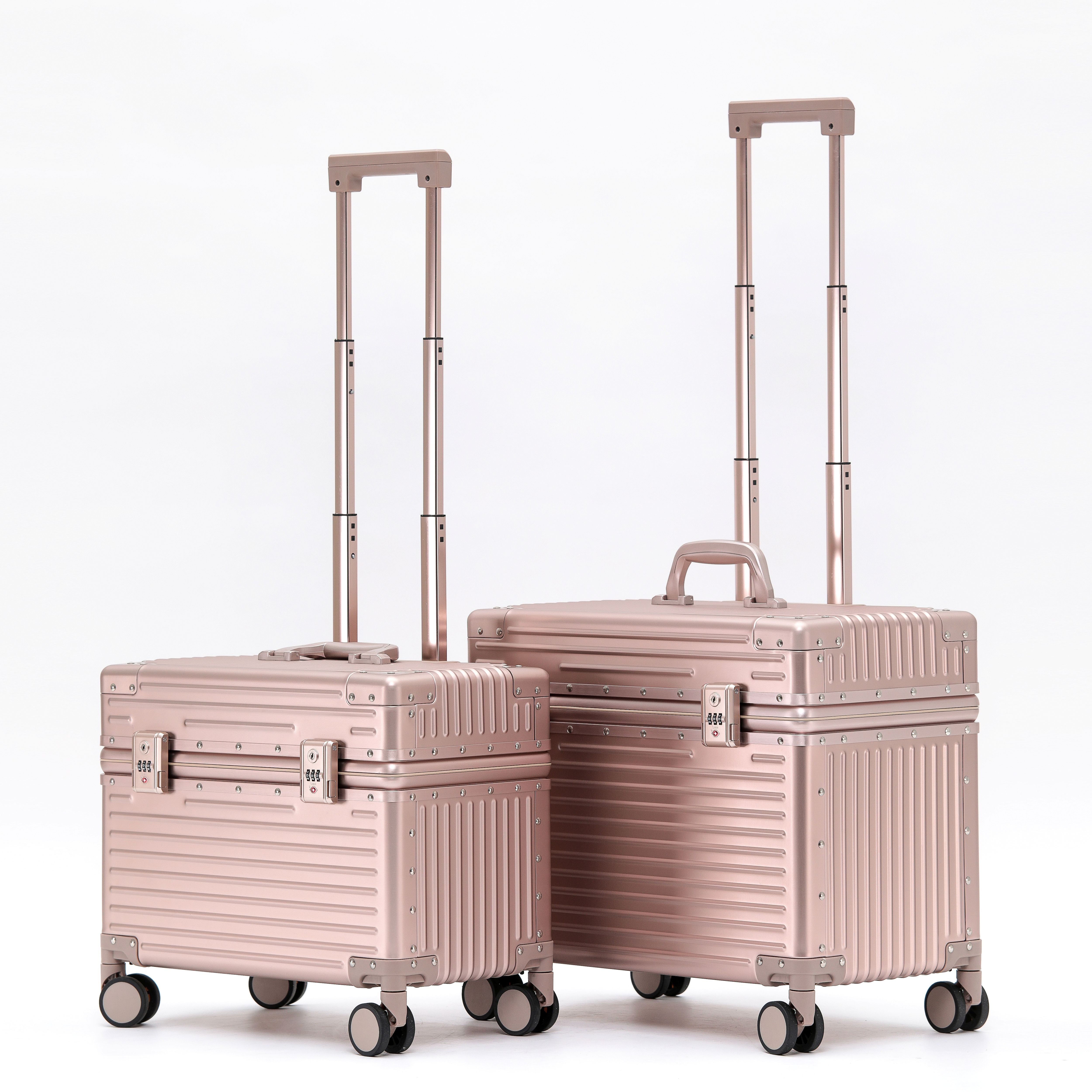 Welche Materialien stehen für den Koffer zur Auswahl?